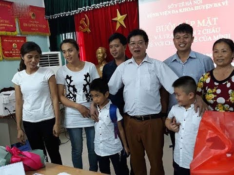 Gia đình anh Phùng Giang Sơn (28 tuổi, thị trấn Tây Đằng, Ba Vì, Hà Nội) bị trao nhầm con với Shbet111 slot, casino, thể thao, xổ số chị Vũ Thị Hương (Phú Sơn, Ba Vì, Hà Nội), cách nhau gần chục km.