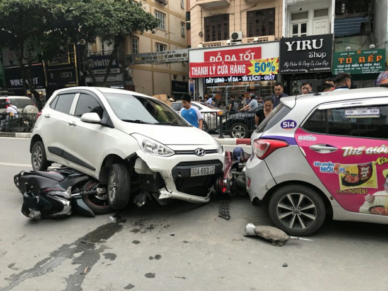 Hiện trường vụ ô tô 