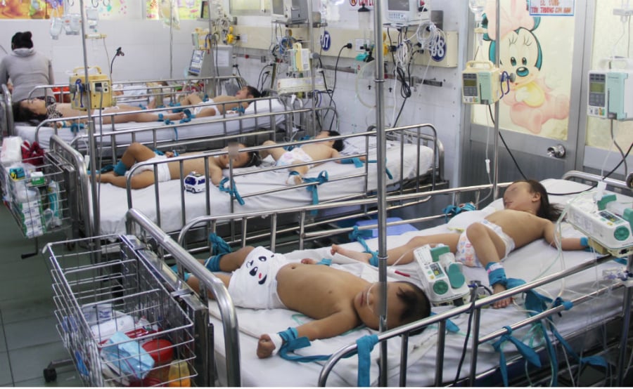 Dịch tay chân miệng bùng phát mạnh tại TP.HCM và một số tỉnh phía Nam.