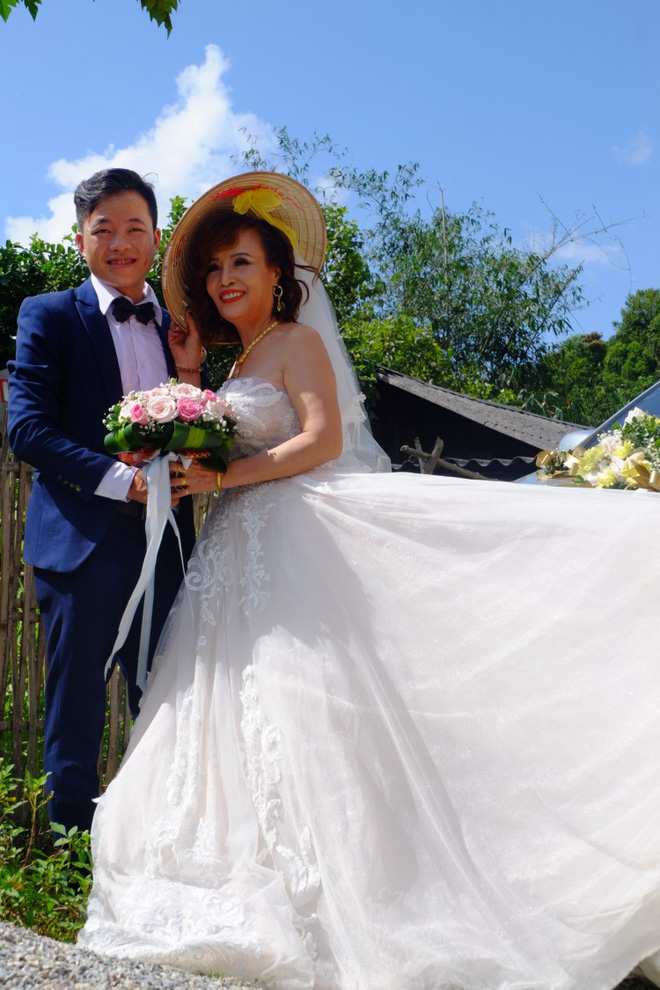 Cặp đôi lệch tuổi đã làm Quatrian shbet hiện đang mở   