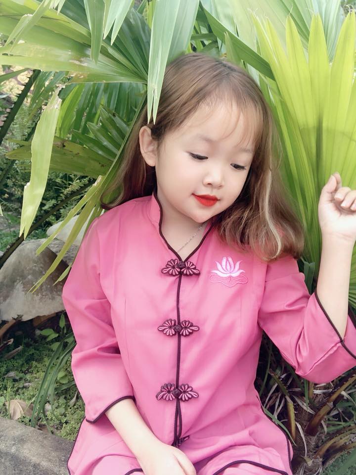 Hiện cô đang tự làm rất tốt công việc bán hàng online với trang cá nhân được rất nhiều lượt theo dõi. Ảnh: FBNV