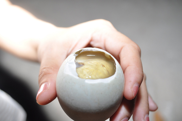 an-trung-vit-lon-khi-mang-thai