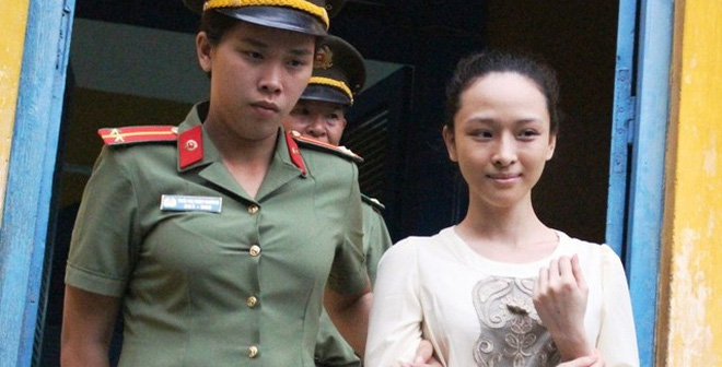 hoa-hau-phuong-nga phunutoday.vm