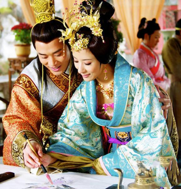 khach-thi-va-hoang-de phunutoday