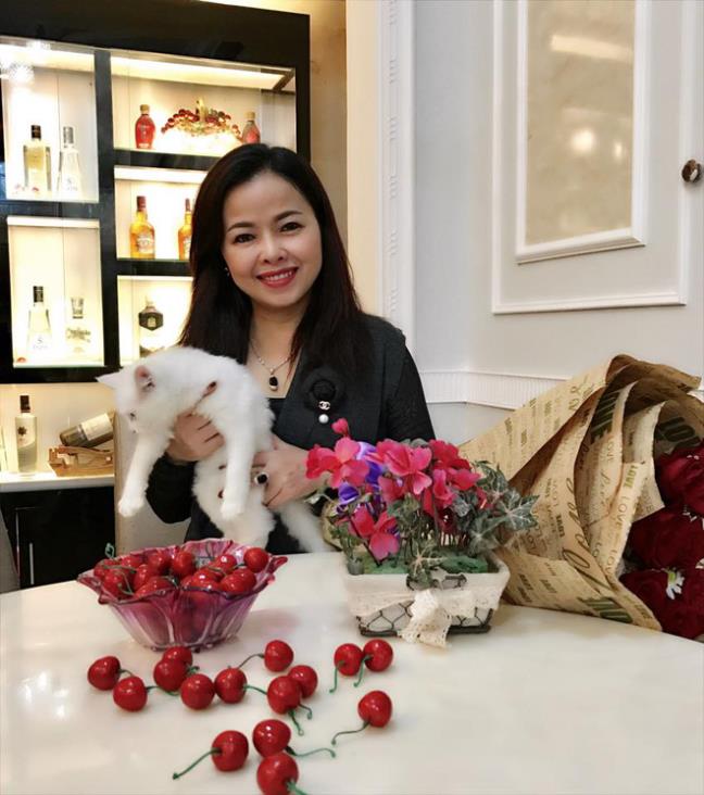nhan-sac-cua-ba-me-tre-khien-dan-mang-roi-nuoc-mat-khi-hat-tang-con-gai-trong-ngay-cuoi-2-sharoncuneta.com