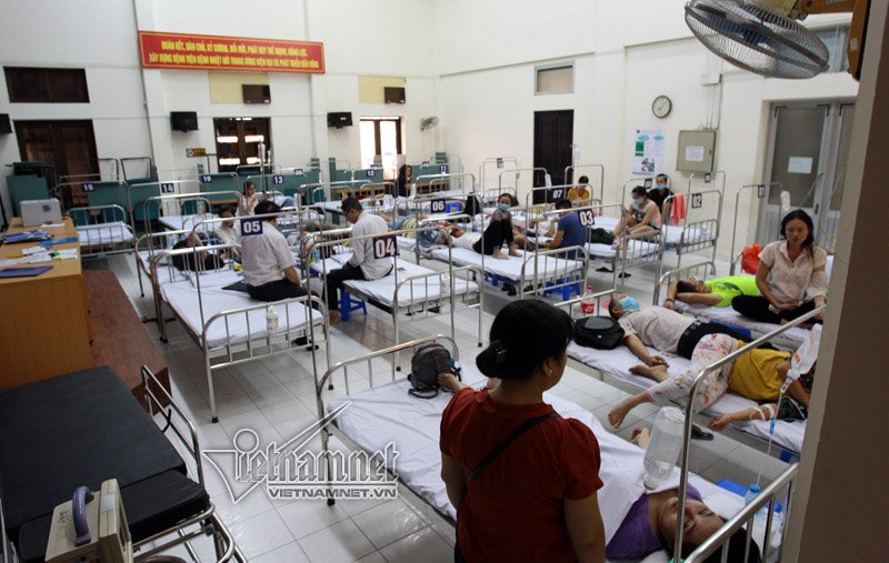 sot-xuat-huyet-dang-hoanh-hanh-ha-noi-ra-quan-tong-phun-hoa-chat-diet-muoi-tren-toan-dia-ban-2