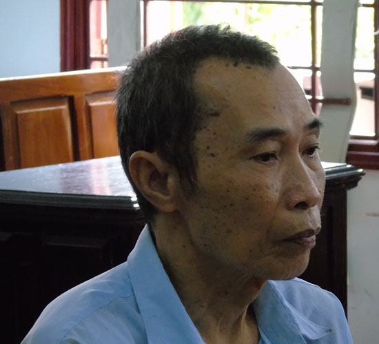 me-vang-nha-be-gai-14-tuoi-bi-cha-duong-du-do-lam-chuyen-nguoi-lon-1