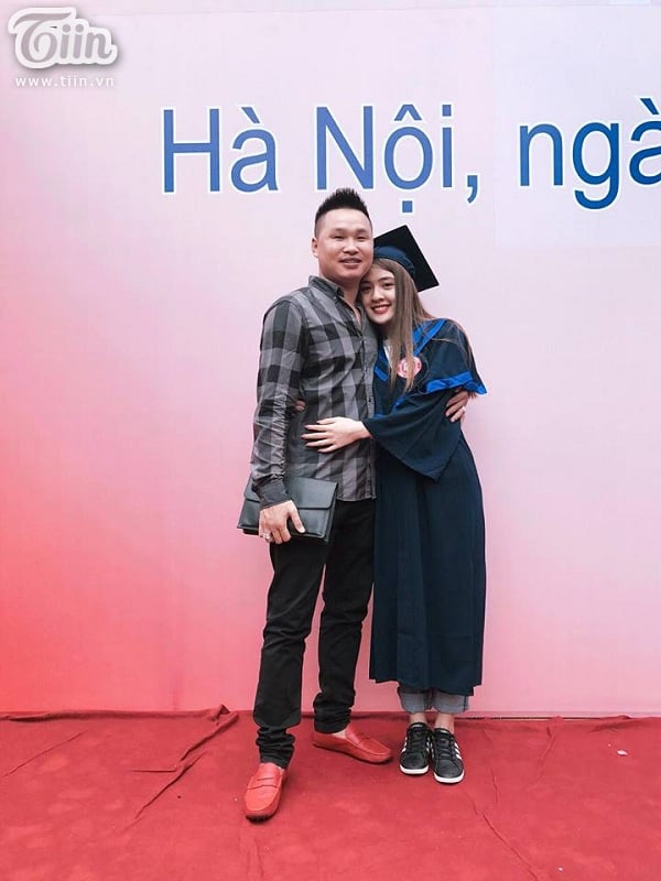 nhung-cap-doi-day-song-gio-nhung-van-nam-tay-nhau-di-den-hanh-phuc-khien-ai-cung-nguong-mo-4