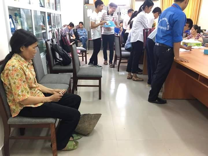 le-vu-lan-nghen-ngao-truoc-nhung-cau-chuyen-ve-tinh-me-tinh-cha-1