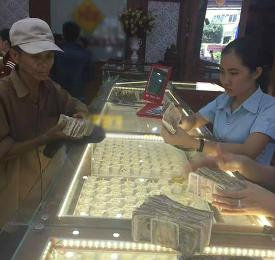 le-vu-lan-nghen-ngao-truoc-nhung-cau-chuyen-ve-tinh-me-tinh-cha-3