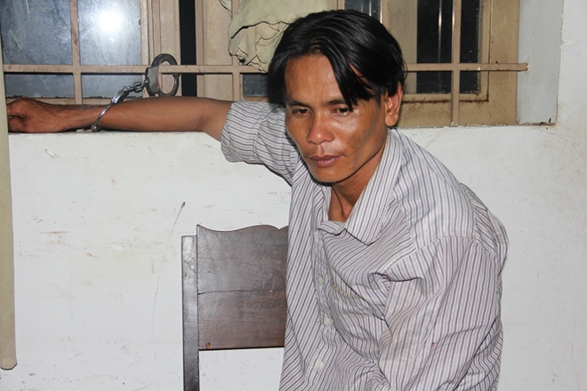 doi-tuong-thoat-y-khong-che-phu-nu-cuop-tai-san-sharoncuneta.com-3