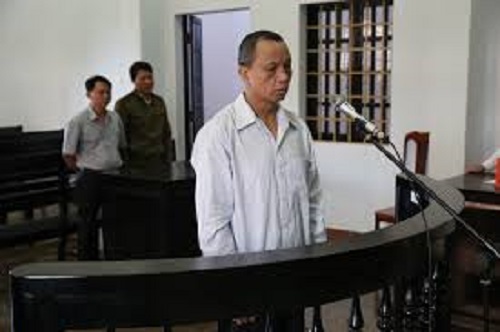 mo-cua-phong-cha-chet-dung-khi-thay-con-trai-treo-co-tu-tu-giua-nha-sharoncuneta.com-6