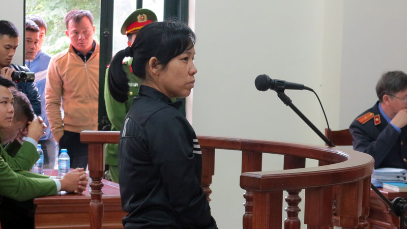 xet-xu-nguoi-phu-nu-dot-binh-gas-hanh-hung-cong-an-vi-khong-dong-thuan-viec-thu-hoi-dat-sharoncuneta.com-2