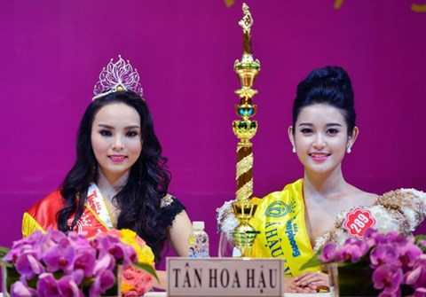 nejmantd-a-hau-huyen-my-1