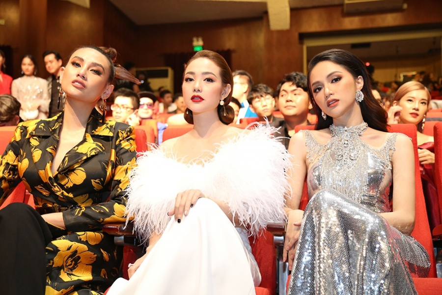 Mỗi người một vẻ, chẳng ai chịu thua kém ai.