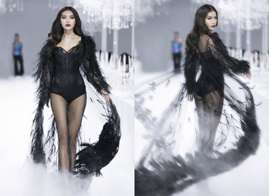Minh Tú gợi cảm hơn với bộ body suit ôm sát Sh88bet đăng ký miễn phí, khoác ngoài mẫu áo vải voan đính kết tua rua lạ mắt. 