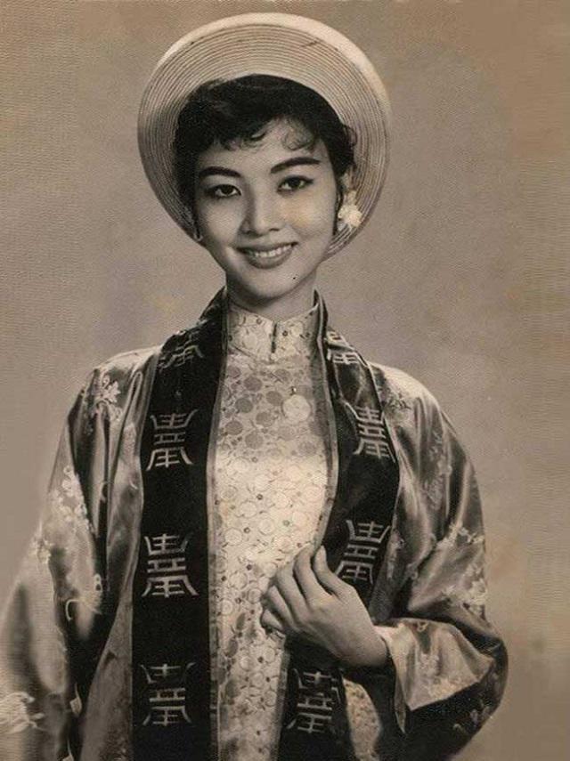 thamthuyhangnhansacchimsacalandenthamhoanghietnga3