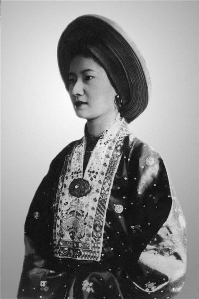 ve-dep-cua-nam-phuong-hoang-hau