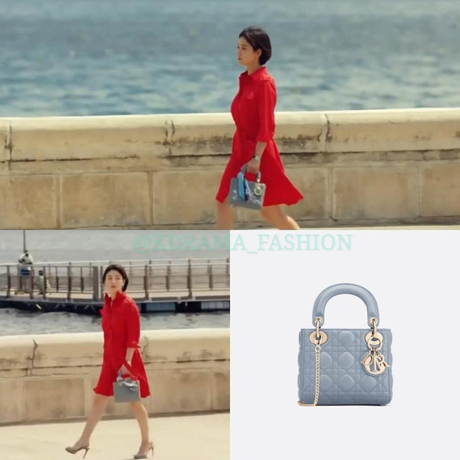 Trong phim, Song Hye Kyo thể hiện vẻ sành điệu khi mix&match màu sắc nổi bật trên Shbet999 com đăng nhập cùng phụ kiện nhã nhặn. Túi xách Mini Lady Dior xanh pastel có giá 3.478 USD (80 triệu đồng). 