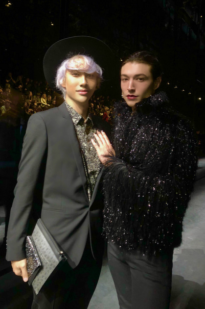 Trang phục Lý Quí Khánh diện trong show cũng của nhà mốt Saint Laurent. 