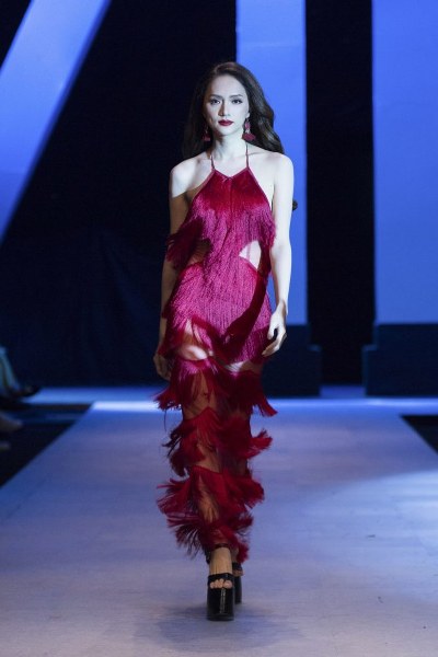 Bước đi trên đôi guốc 