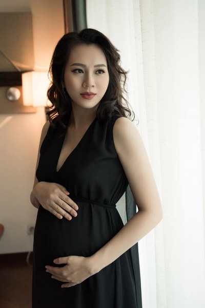Cựu siêu mẫu còn chia sẻ: “Mùa đông mặc đồ có thể che hết các chỗ cần che”.