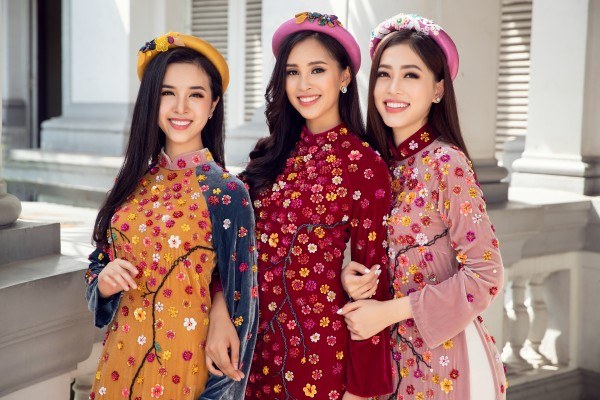 Những tà áo dài không quá ôm, đem lại vẻ ngọt ngào cho người mặc.