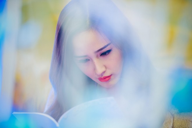 Hoa hậu Mai Phương Thúy thân thiết với Á hậu Tú Anh