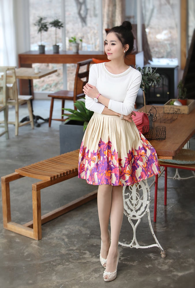áo phông, chân váy hoa, mix đồ cùng chân váy hoa