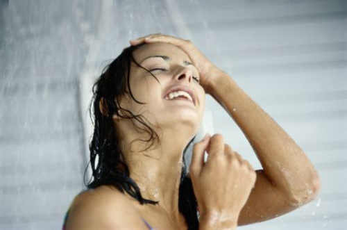 lợi ích của tắm nước lạnh