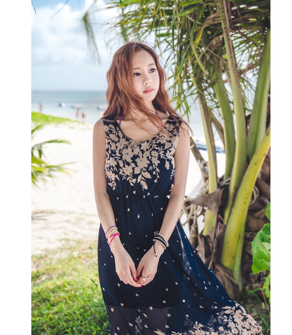 Chào hè với mẫu maxi họa tiết không bao giờ lỗi mốt