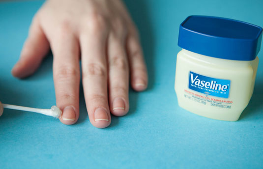 Tác dụng làm đẹp quen mà lạ của vaseline