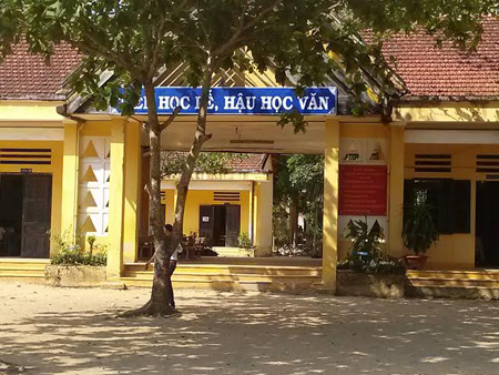 Bảo vệ dâm ô học sinh