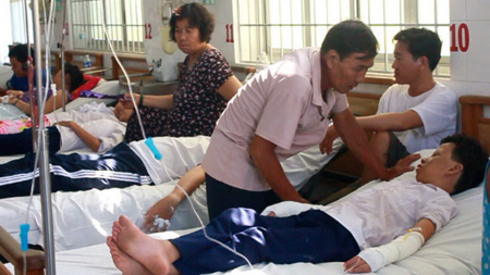 nổ bóng bay 10 thầy trò nhập viện vì bỏng