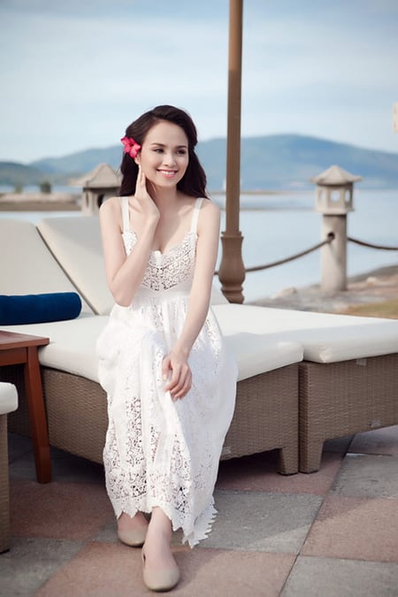 Dịu mát nắng hè với váy liền không tay