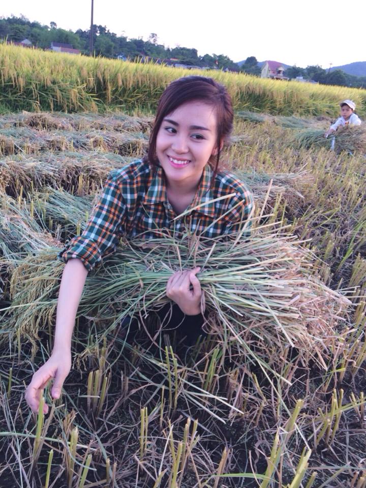 Bà Tưng phù hợp với hình tượng sexy hay ngoan hiền?