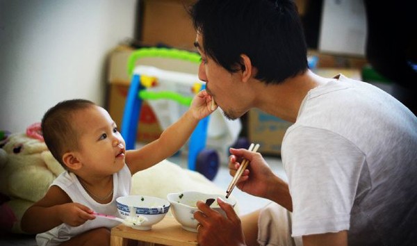 chăm con, bố đơn thân, Trình Tuấn