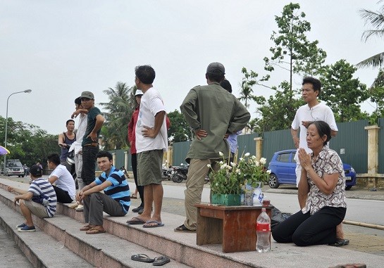 lat thuyen