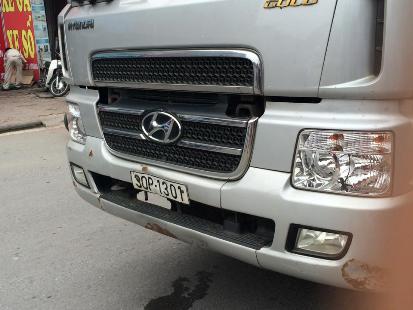 Chiếc xe tải va chạm tai nạn giao thông