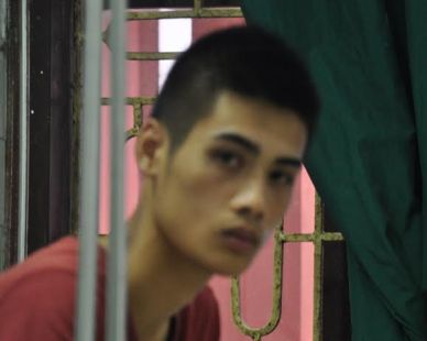 Con trai chị Hoa kể lại giây phút bố đuổi đánh mẹ