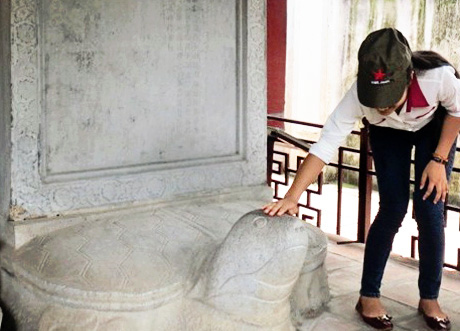 sỹ tử cầu may