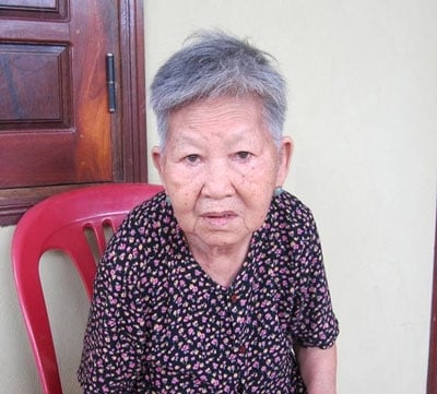 tạt axit