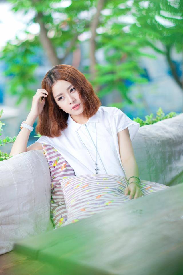 tóc chấm vai đại náo showbiz
