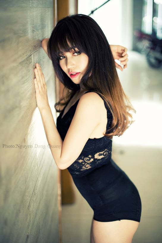 vòng 1 khủng hơn Ngọc Trinh của mỹ nhân phim 18+