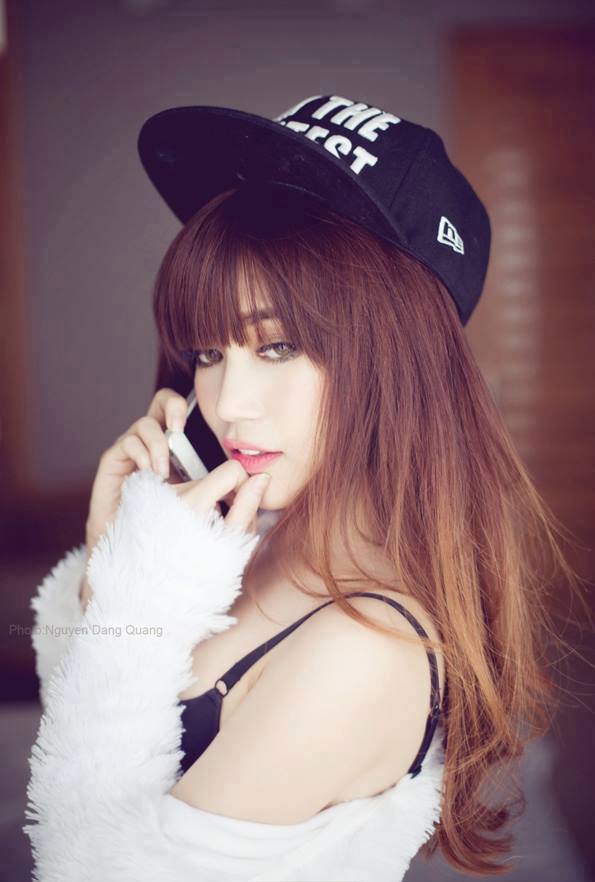 vòng 1 khủng hơn Ngọc Trinh của mỹ nhân phim 18+