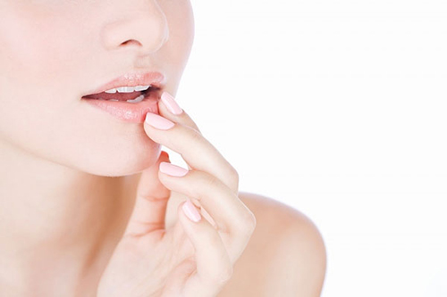 Hãy cẩn thận lựa chọn những loại son dưỡng môi
