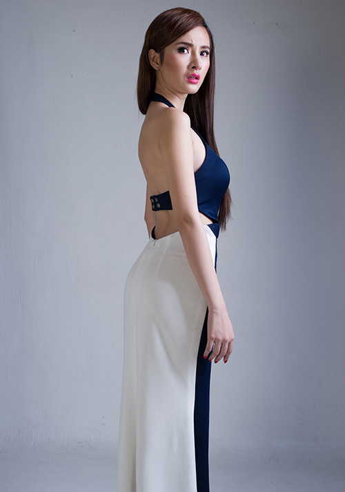 angela phương trinh thời trang vạch váy cho người xem lưng