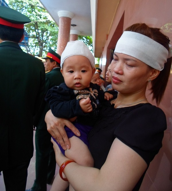 Máy bay rơi ở Hòa Lạc