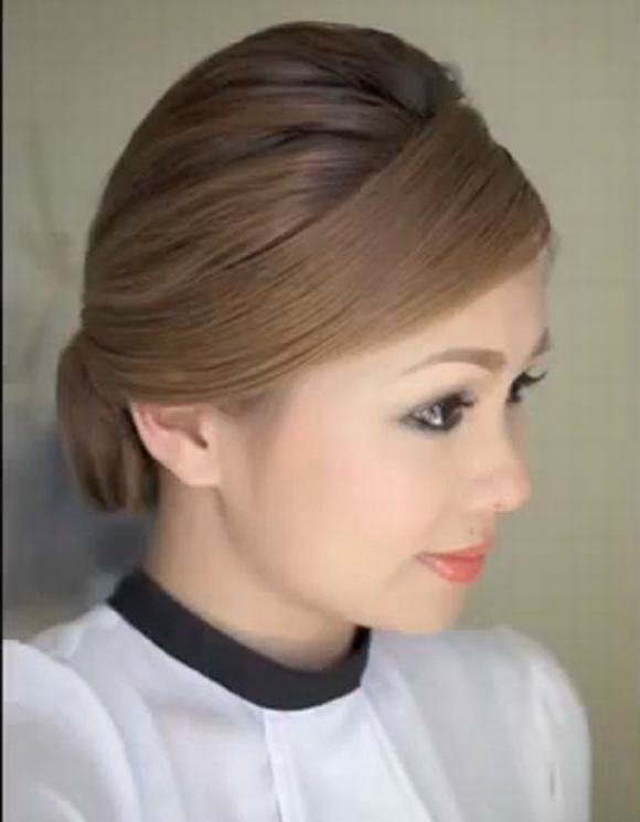 Kiểu tóc hợp với những cô nàng tóc dài.