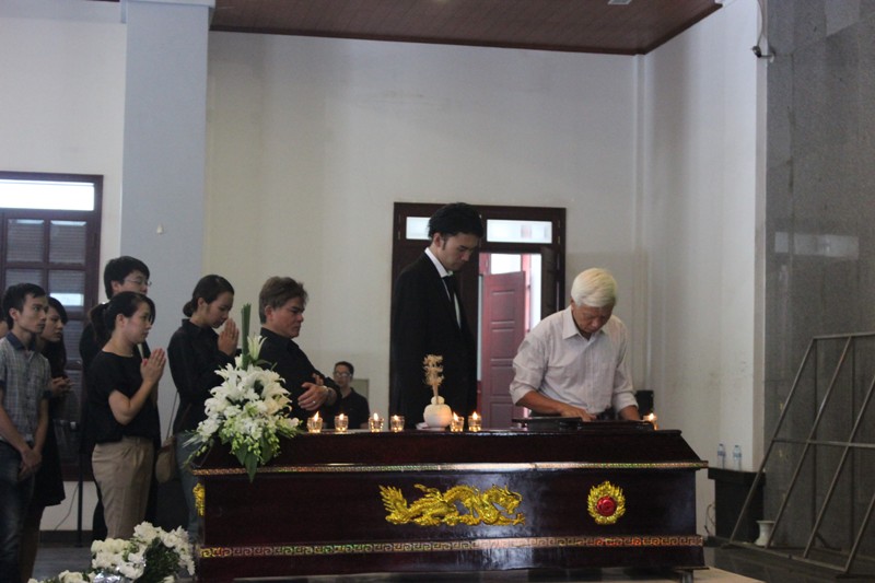 Nghẹn ngào tiễn đưa Toàn Shinoda trong niềm thương xót
